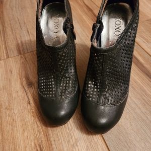 Xoxo black heels size 6